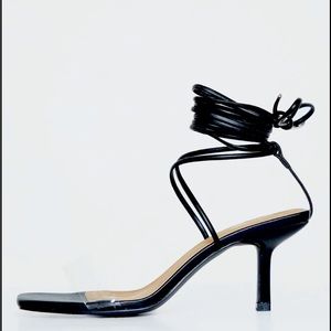 PRETTY LITTLE THING NEW IN Black low heel clear strap ankle tie sandal size 5